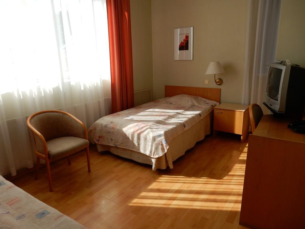 Tatari 53 Hotel Tallinn Kültér fotó